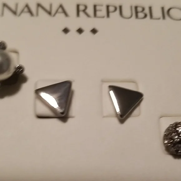 Banana Republic Silver and Pearl Earring Trio - Picture 4 of 5